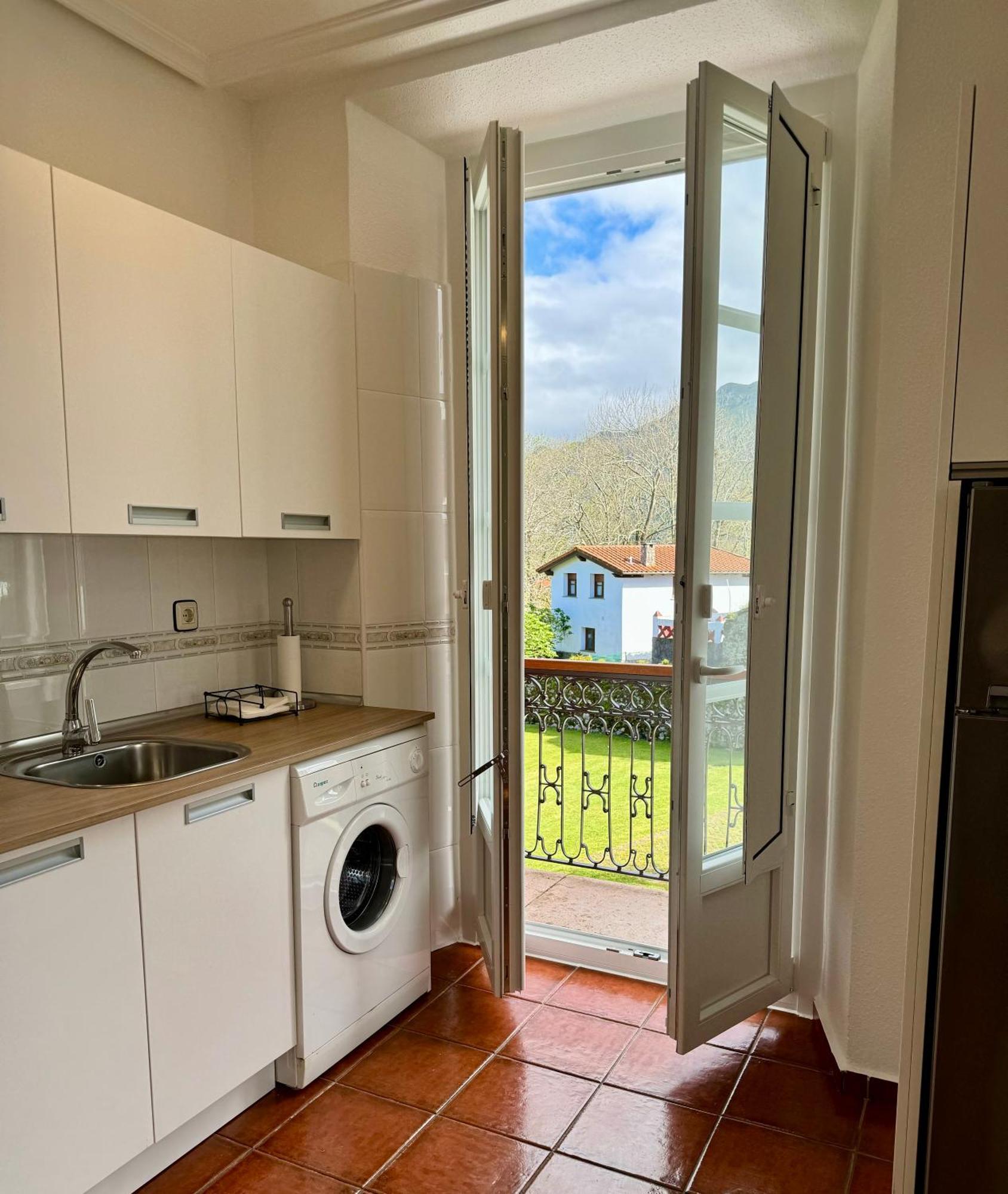 Apartamentos Santa Marina Llanes Luaran gambar